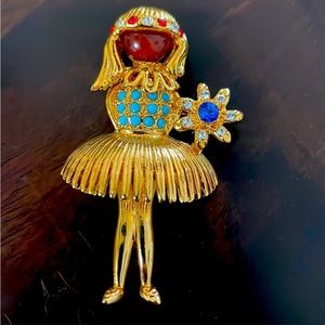 JBK collection by Camrose & Kross exotic brooch with stones a must have stumning